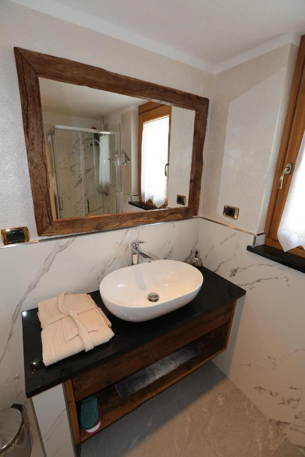 Suite Del Villaggio Sarre Exterior foto