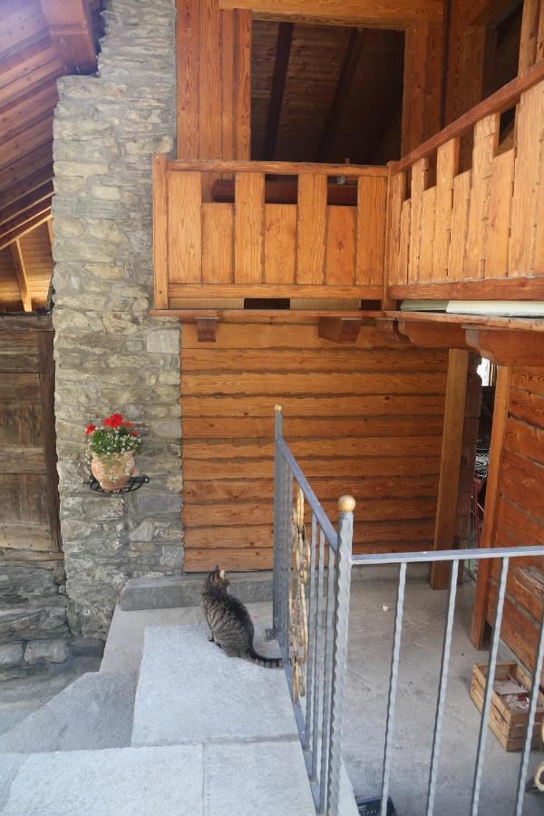Suite Del Villaggio Sarre Exterior foto