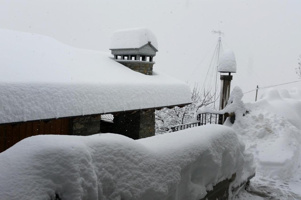 Suite Del Villaggio Sarre Exterior foto