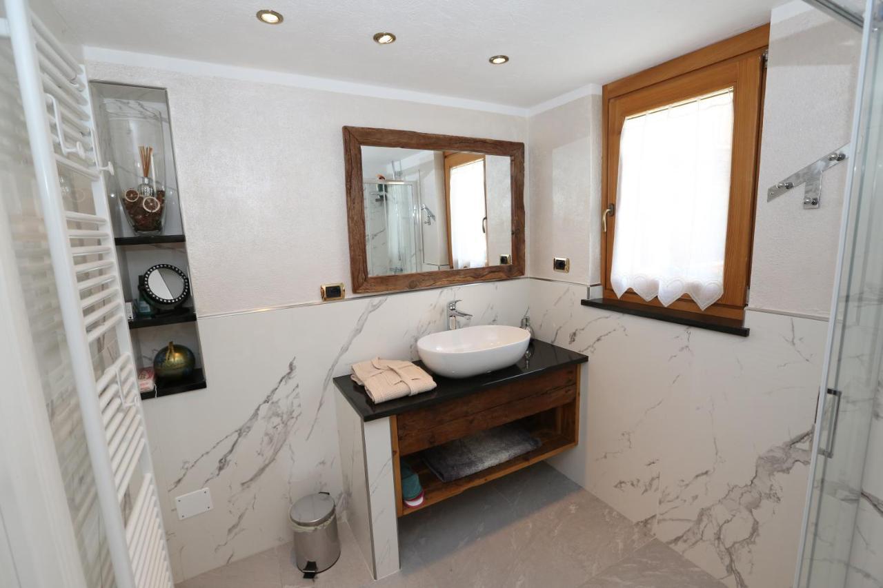 Suite Del Villaggio Sarre Exterior foto